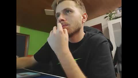 hardtechno_xxx online show from December 26, 7:35 am