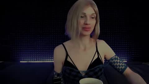 Miss Hardy online show from January 14, 2:30 am