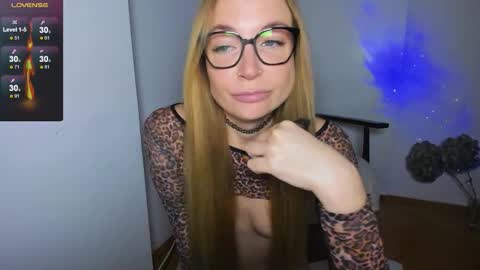 Tasya online show from December 14, 2:01 pm