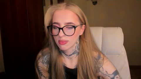 Julia online show from October 28, 5:41 am