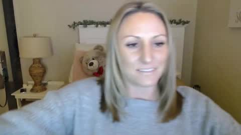 Snapshot of harmony_rose_xoxo chatting on February 20, 3:12 am Harmony online show from February 20, 3:12 am