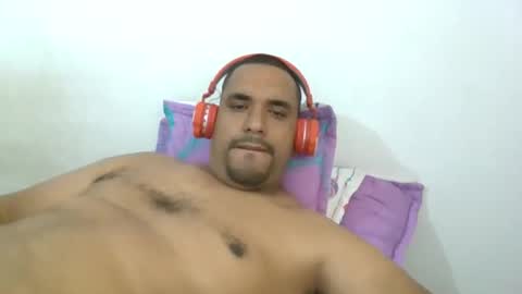 Snapshot of harpechediaz chatting on December 26, 2:37 pm ricardo online show from December 26, 2:37 pm