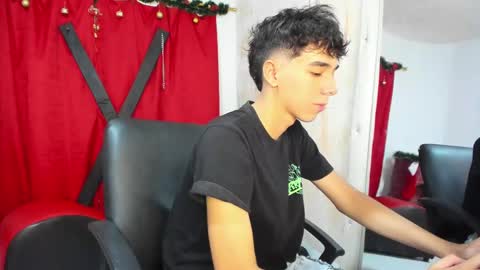 Harry online show from December 15, 8:04 pm