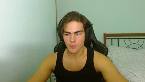 Snapshot of harryking1 chatting on October 14, 10:46 pm harryking1 online show from October 14, 10:46 pm