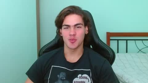 Snapshot of harryking1 chatting on October 31, 12:27 pm harryking1 online show from October 31, 12:27 pm