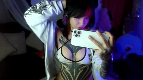 Snapshot of harypeath_ chatting on October 18, 4:49 am Im Emily and I could be the love of your life online show from October 18, 4:49 am