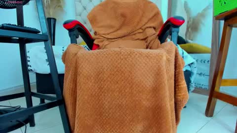 HATHOR OLD online show from December 5, 6:01 am