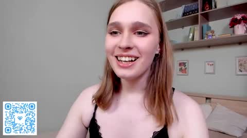Mia online show from May 2, 2:12 pm