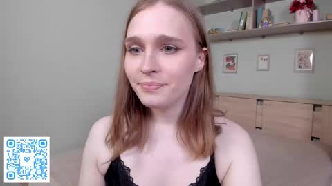 Mia online show from April 29, 2:22 pm