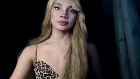 LALA A online show from November 12, 9:33 am