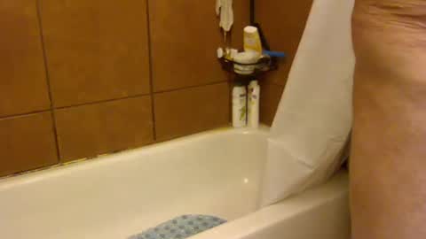 hawaii_guy29 online show from December 14, 6:20 pm