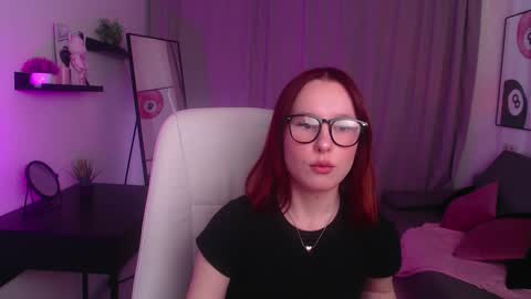 Mia online show from March 18, 7:36 am