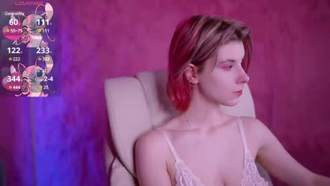 haylaamber online show from February 8, 8:10 pm