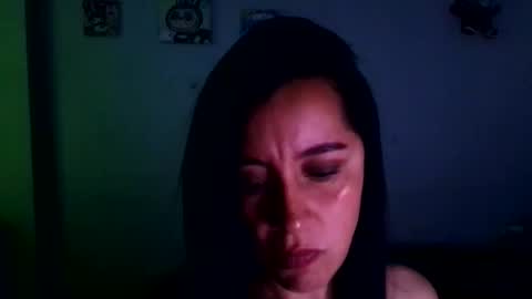 haylie85 online show from November 10, 9:50 pm