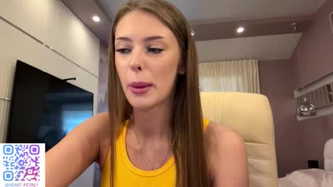 Mona online show from October 27, 8:47 am