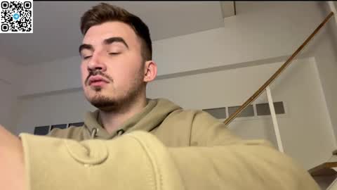 Max online show from November 25, 8:35 am