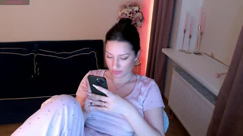 Heaven girl online show from May 2, 8:25 pm