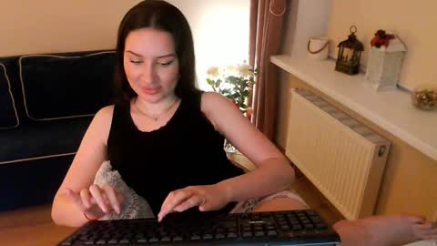 Heaven girl online show from March 1, 9:04 pm