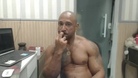 hebertgomes online show from June 9, 11:59 pm