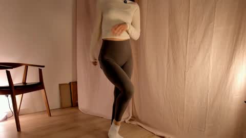 Snapshot of hee_jeen chatting on January 22, 1:53 pm Jeen online show from January 22, 1:53 pm