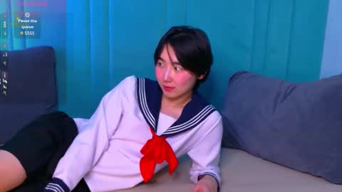 HEEJIN online show from December 4, 4:45 am