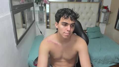 Snapshot of heiker_ chatting on September 27, 2:53 am heiker_ online show from September 27, 2:53 am
