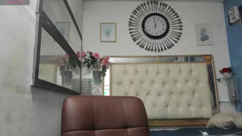 Snapshot of heiker_ chatting on March 11, 2:42 am heiker_ online show from March 11, 2:42 am