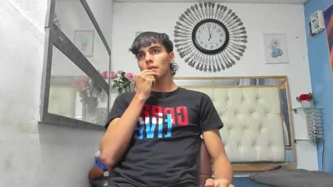 Snapshot of heiker_ chatting on March 2, 2:19 am heiker_ online show from March 2, 2:19 am