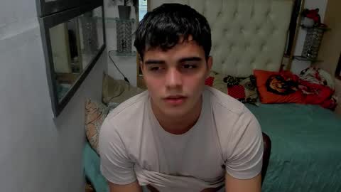 heiker_ online show from November 17, 4:37 am