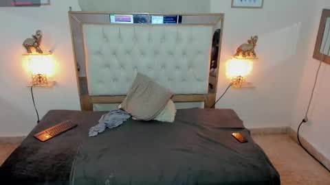 heiker_ online show from October 31, 4:24 am