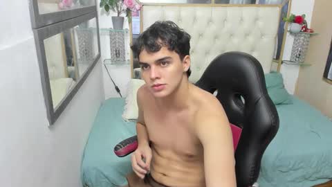 Snapshot of heiker_ chatting on September 26, 2:52 am heiker_ online show from September 26, 2:52 am