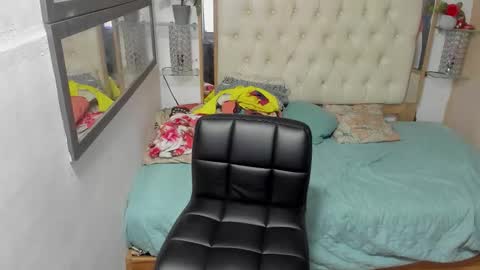 Snapshot of heiker_ chatting on October 13, 4:14 am heiker_ online show from October 13, 4:14 am