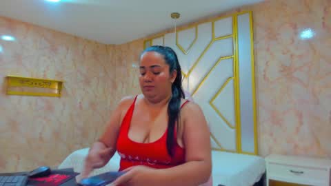heillen_boobs online show from July 9, 1:15 pm