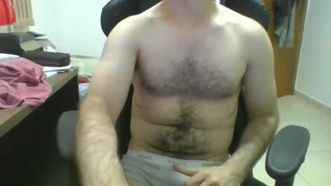 heitorcp1 online show from December 3, 7:28 pm