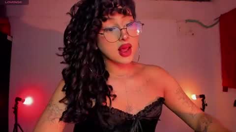 Heka Prudence online show from June 26, 3:12 am