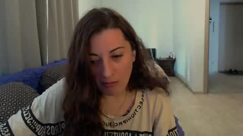 helen_adams_ online show from July 8, 7:34 am