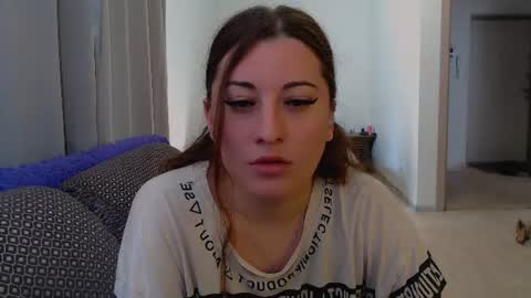 helen_adams_ online show from July 29, 7:19 am