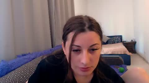 helen_adams_ online show from June 19, 9:15 am