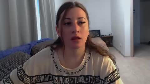helen_adams_ online show from June 26, 5:46 am