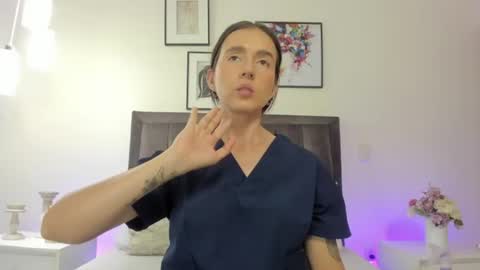 Helen  online show from August 4, 1:18 pm