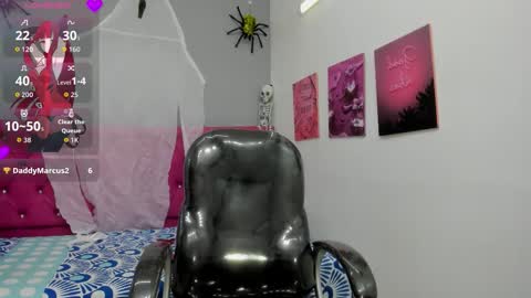 Helen online show from October 22, 6:53 pm