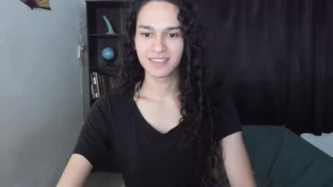 helena_spellman online show from May 23, 3:46 am