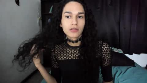 helena_spellman online show from October 31, 5:30 am