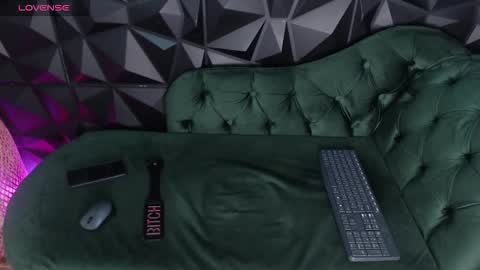 Helena Saenz online show from November 5, 1:13 pm