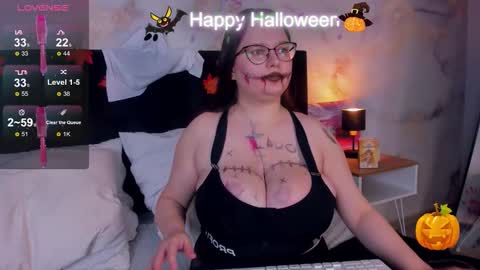 helendanvers online show from October 30, 10:27 am