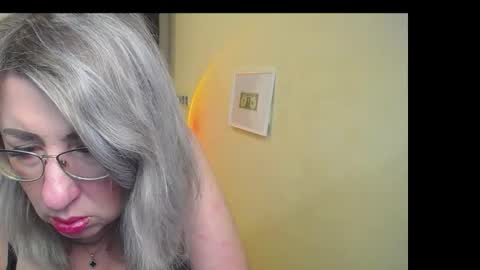 Snapshot of helenenigma chatting on October 1, 6:40 pm helenenigma online show from October 1, 6:40 pm