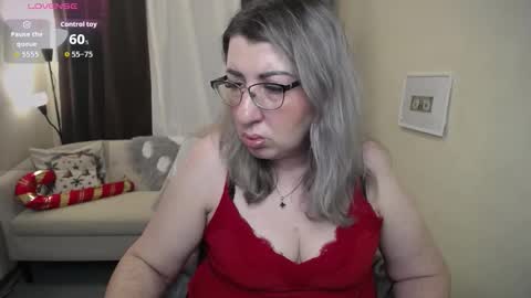 helenenigma online show from December 3, 7:36 pm