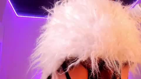 hellen__smith_ online show from June 23, 10:27 pm