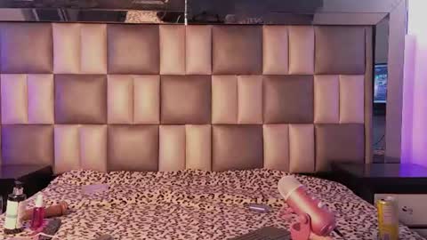 hellen__smith_ online show from July 22, 9:39 pm