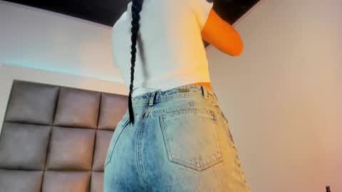 Snapshot of hellen__smith_ chatting on September 24, 2:46 pm hellen__smith_ online show from September 24, 2:46 pm